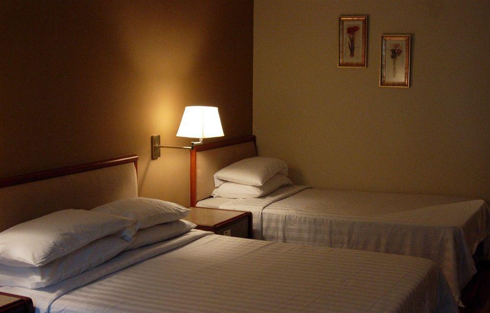 كوانتان Duta Sands Beach Resort الغرفة الصورة